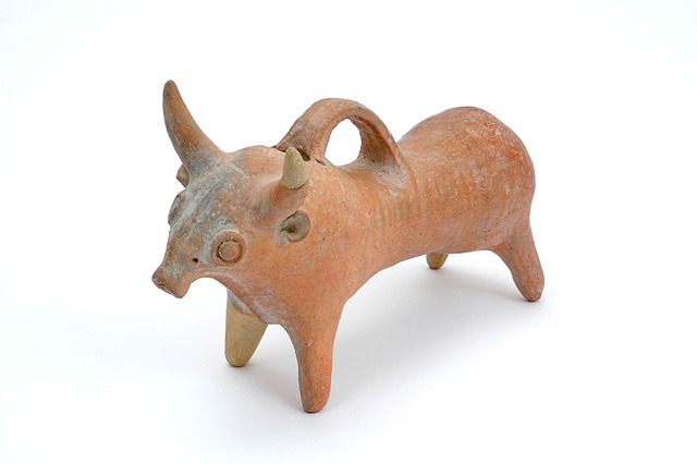 Bull-shaped libation vessel. Pottery. Late Bronze Age (1550-1200 BCE) (photo by Gabi Laron)