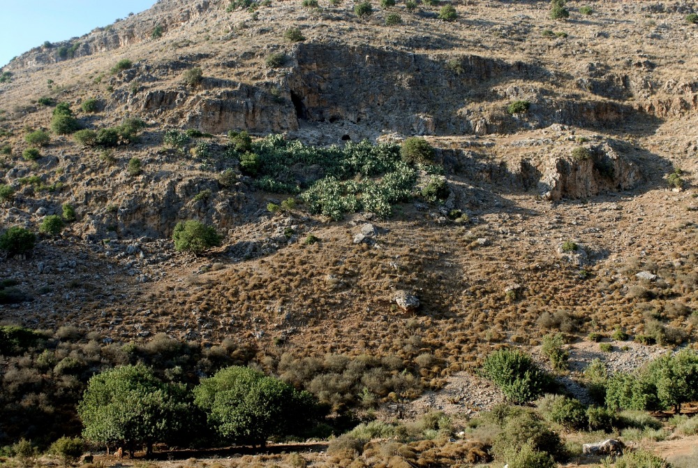 View of HLT cave from the South, photo: Naftali Hilger